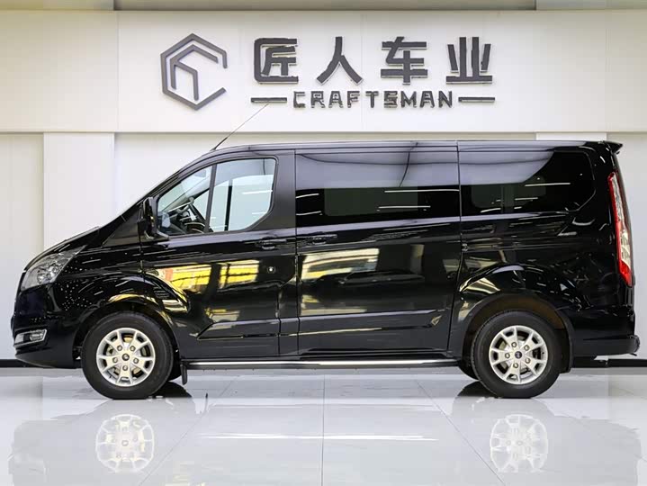 Фото 4 - Ford Tourneo