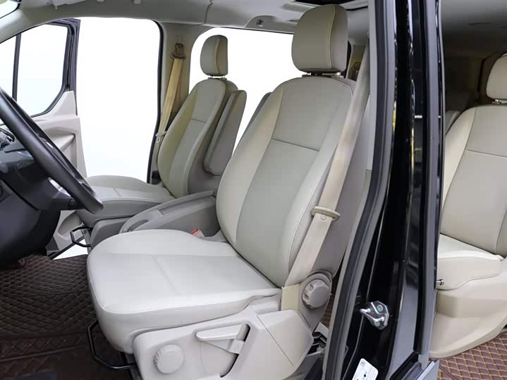 Фото 7 - Ford Tourneo