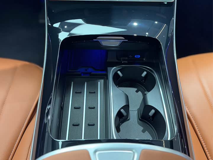 Фото 14 - Mercedes-Benz S-Class