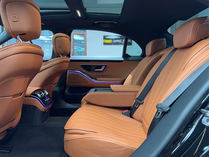 Фото 15 - Mercedes-Benz S-Class