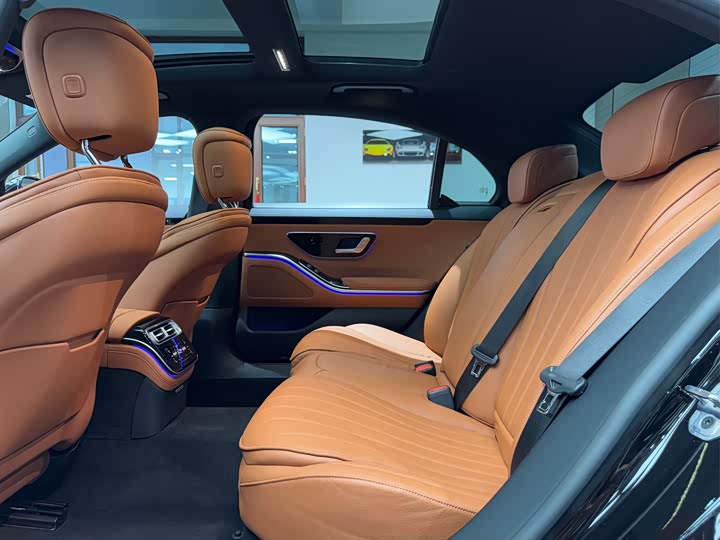 Фото 16 - Mercedes-Benz S-Class