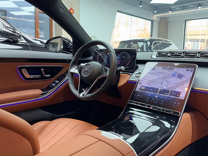 Фото 17 - Mercedes-Benz S-Class