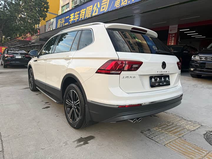 Фото 13 - Volkswagen Tiguan L Pro