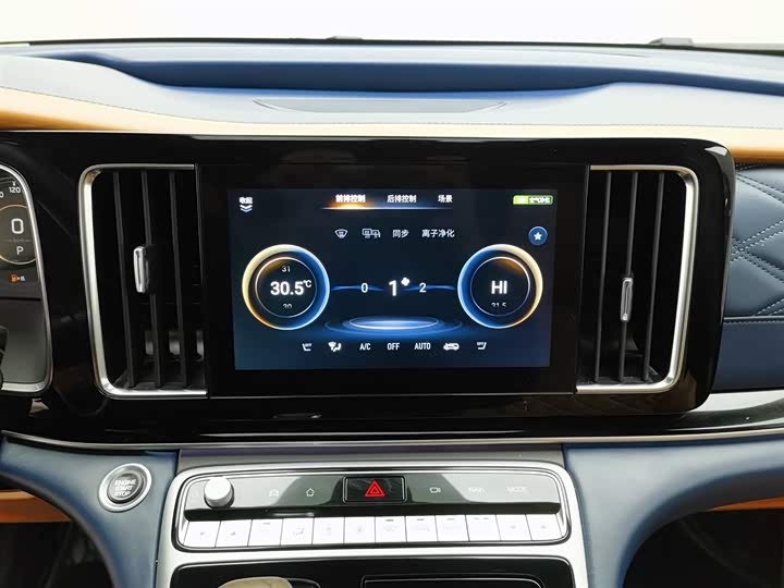 Фото 12 - GAC Trumpchi M8