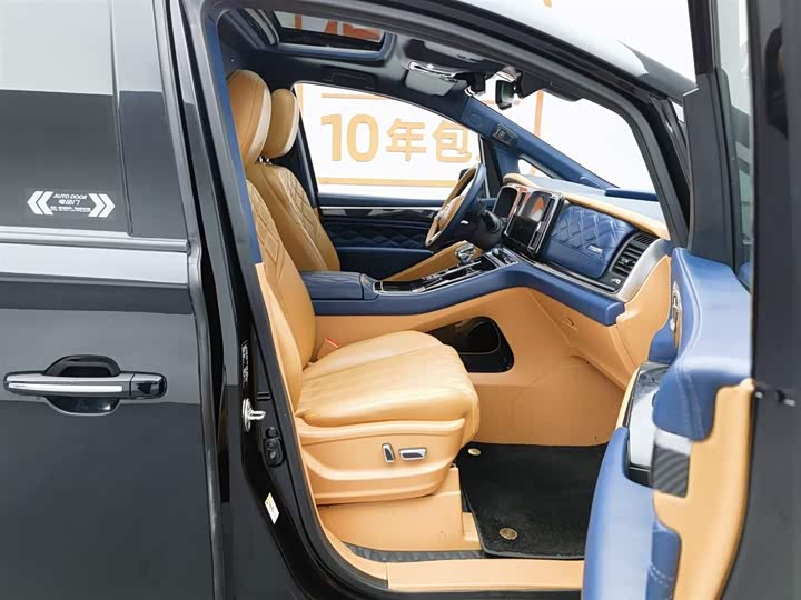 Фото 23 - GAC Trumpchi M8