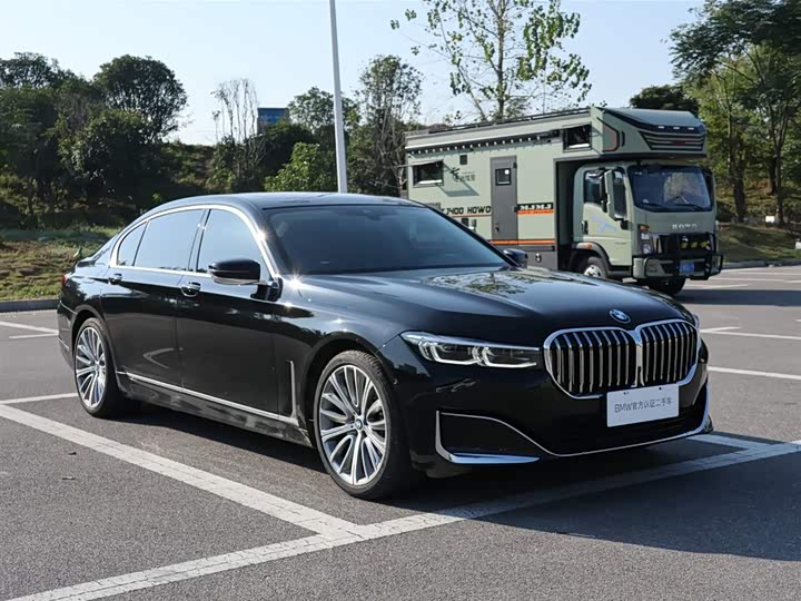 Фото 6 - BMW 7 Series
