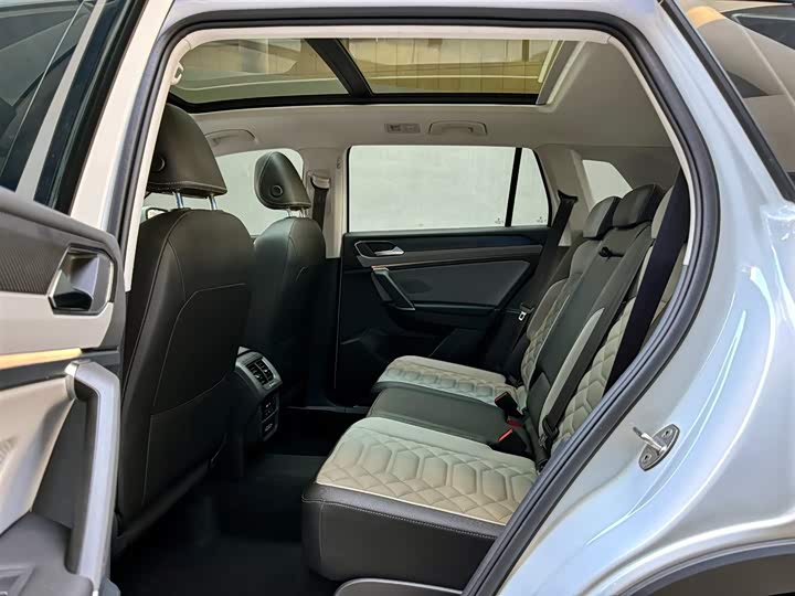 Фото 10 - Volkswagen Tayron