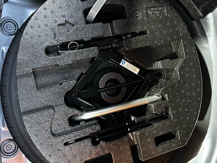 Фото 21 - Volkswagen Lamando L