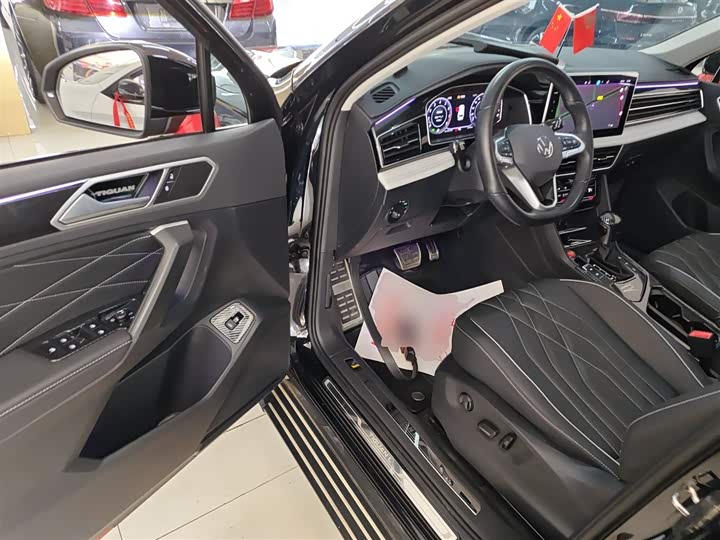 Фото 16 - Volkswagen Tiguan L Pro