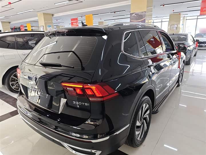 Фото 7 - Volkswagen Tiguan L Pro