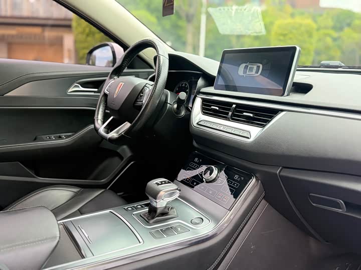 Фото 14 - Hongqi H5