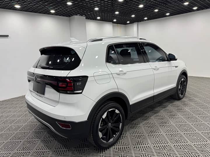 Фото 7 - Volkswagen Tacqua