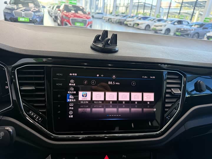 Фото 13 - Volkswagen T-Roc