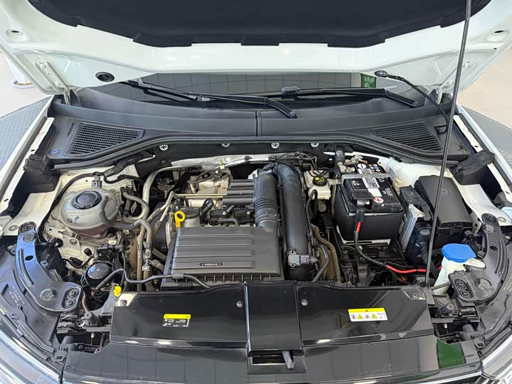 Фото 14 - Volkswagen T-Roc