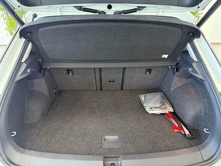 Фото 8 - Volkswagen T-Roc