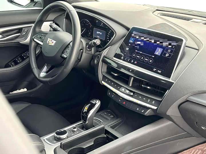 Фото 10 - Cadillac CT5