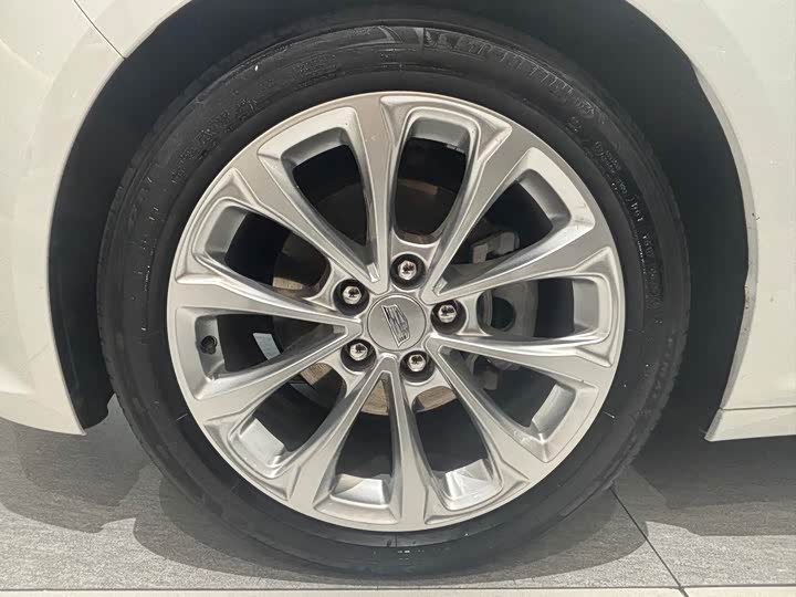 Фото 13 - Cadillac CT5