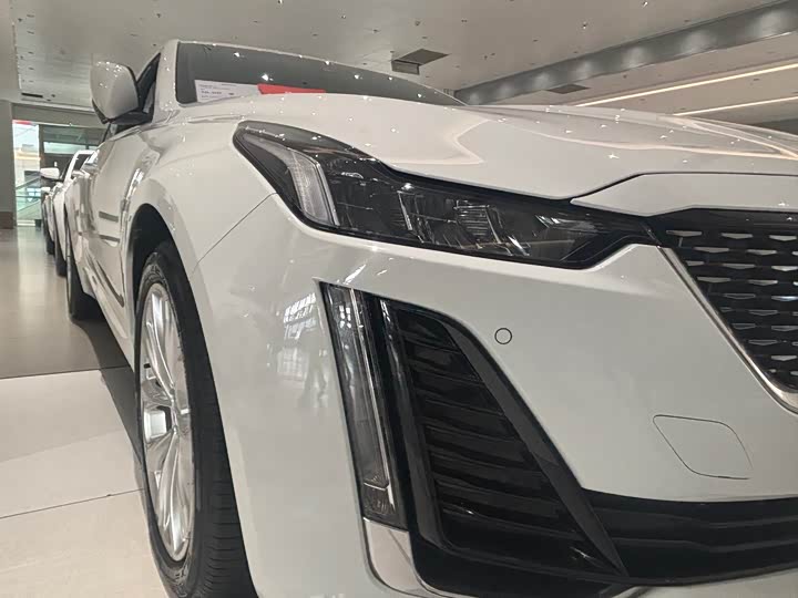 Фото 14 - Cadillac CT5