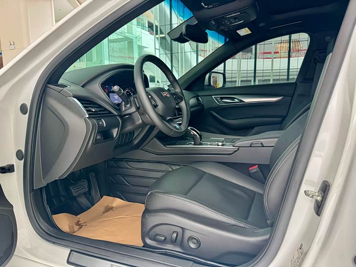 Фото 9 - Cadillac CT5