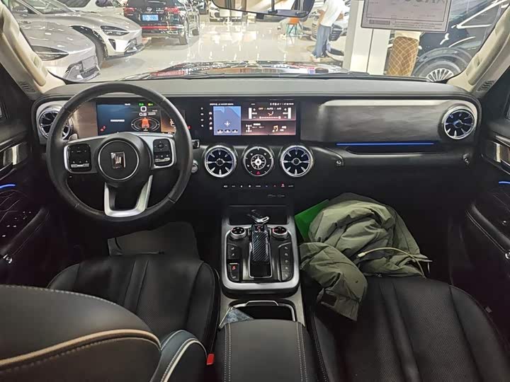 Фото 10 - Tank 300