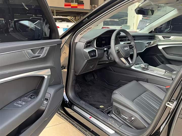 Фото 2 - Audi A6L