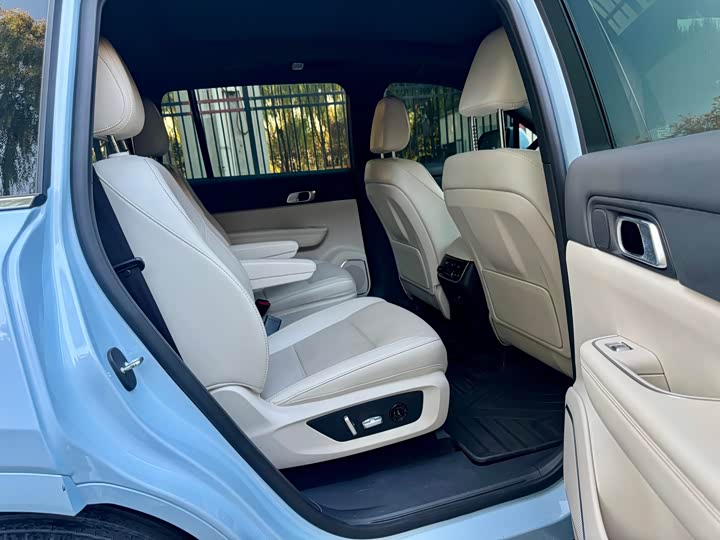 Фото 13 - LiXiang One