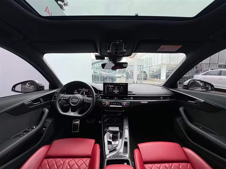 Фото 13 - Audi S4