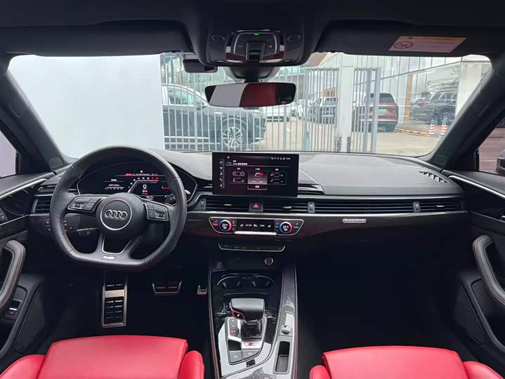 Фото 14 - Audi S4