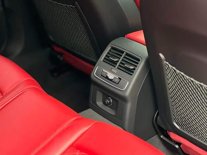 Фото 19 - Audi S4