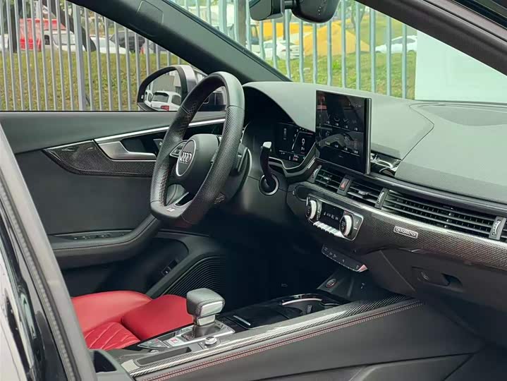 Фото 20 - Audi S4