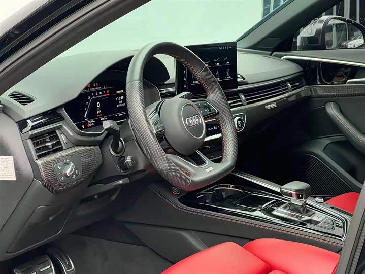 Фото 28 - Audi S4