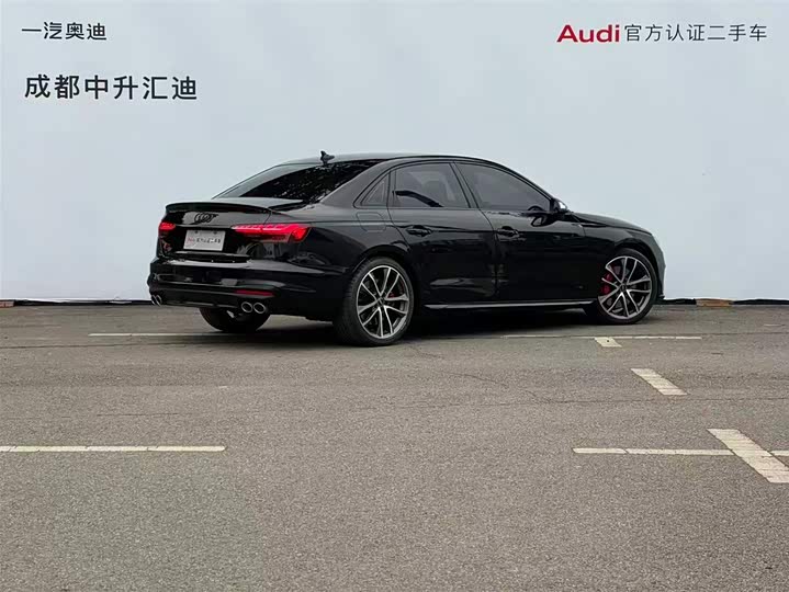 Фото 4 - Audi S4