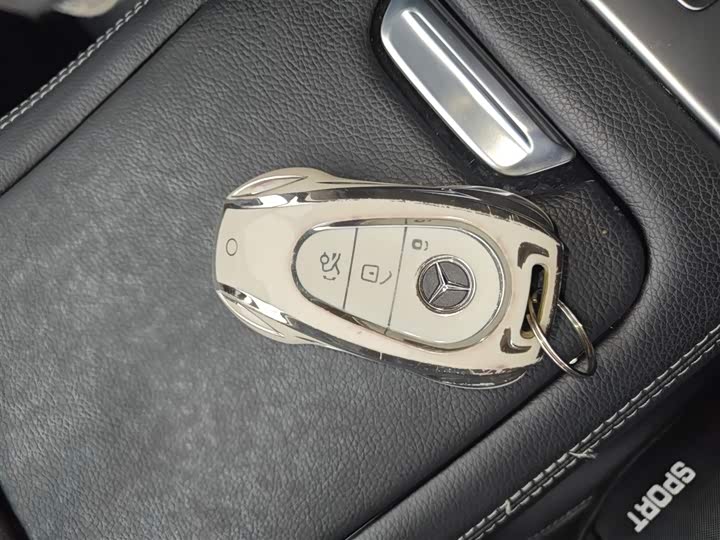 Фото 9 - Mercedes-Benz C-Class