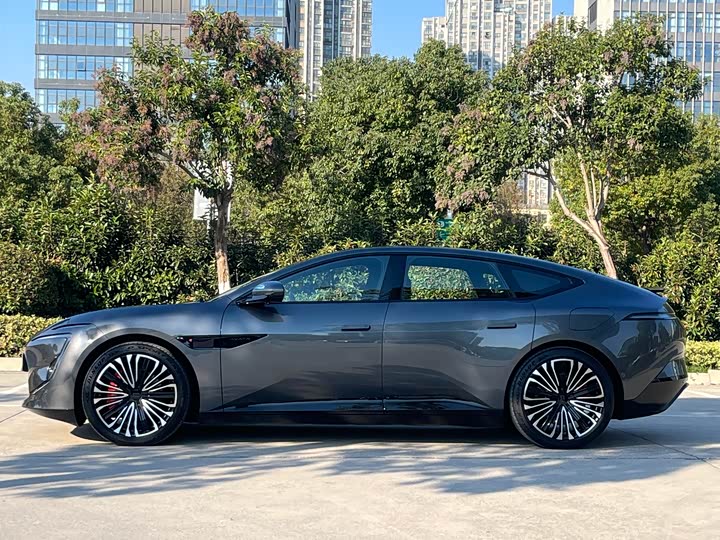 Фото 3 - Avatr 12