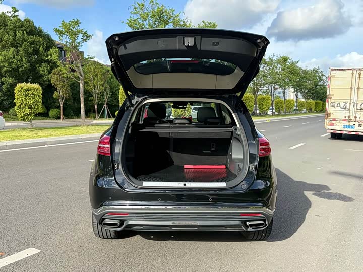 Фото 11 - Hongqi HS5