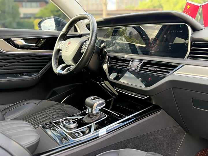 Фото 14 - Hongqi HS5