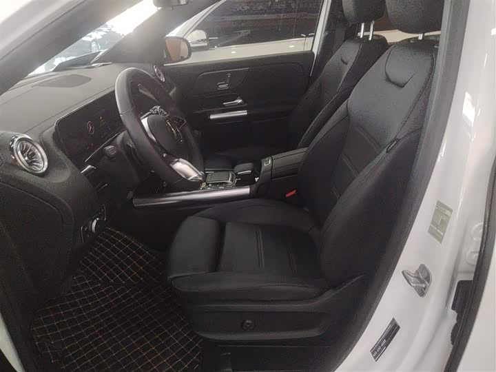 Фото 15 - Mercedes-Benz GLA-Class