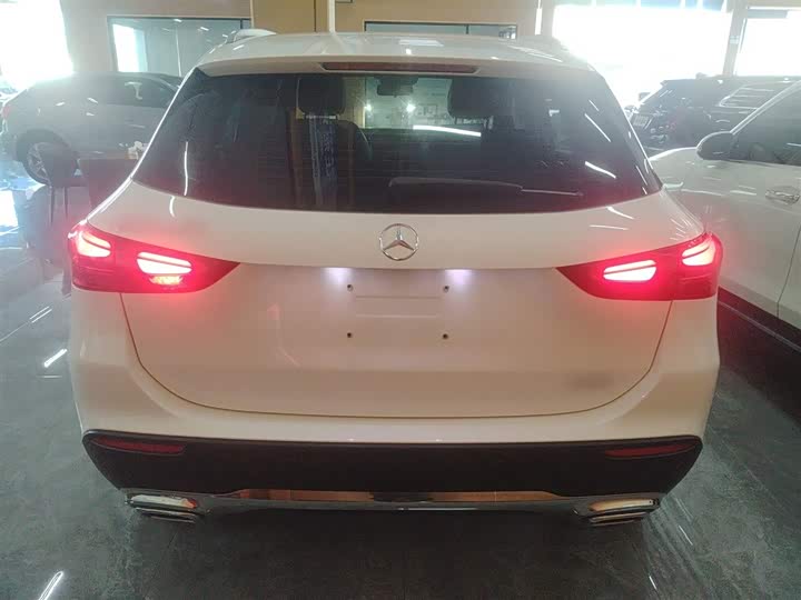 Фото 6 - Mercedes-Benz GLA-Class