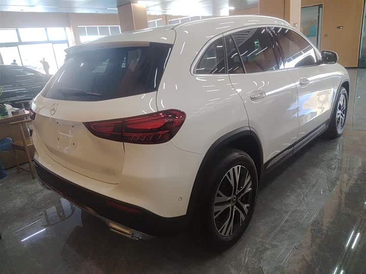Фото 7 - Mercedes-Benz GLA-Class