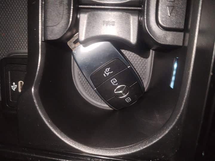 Фото 9 - Mercedes-Benz GLA-Class