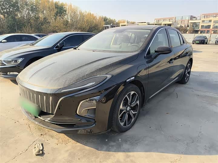 Фото 2 - Hongqi E-QM5