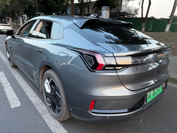 Фото 5 - Zeekr 001