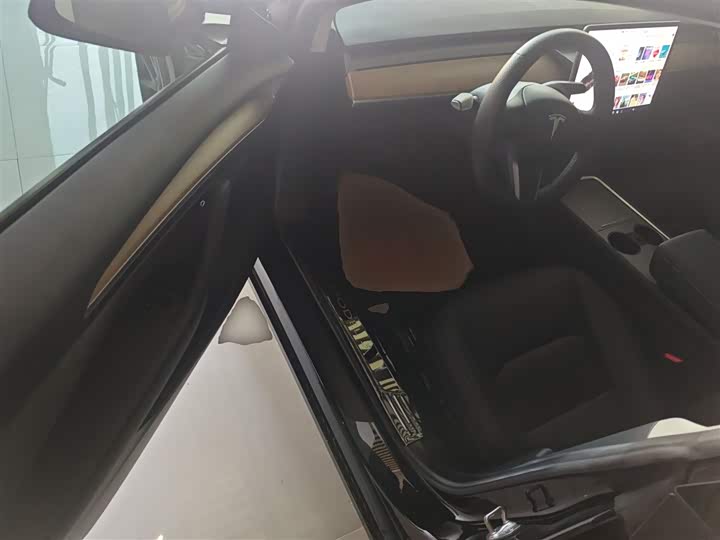 Фото 16 - Tesla Model 3