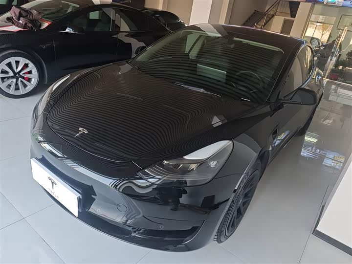 Фото 2 - Tesla Model 3