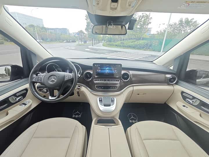 Фото 6 - Mercedes-Benz V-Class