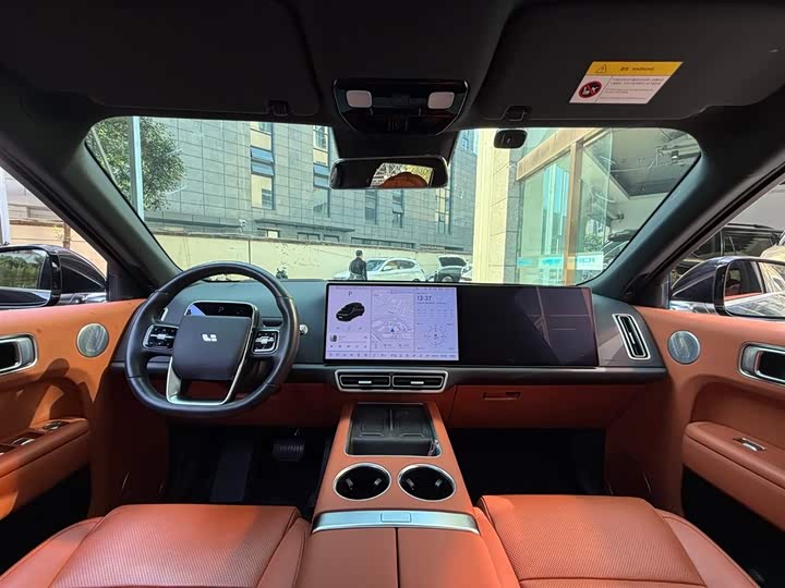 Фото 12 - LiXiang L9