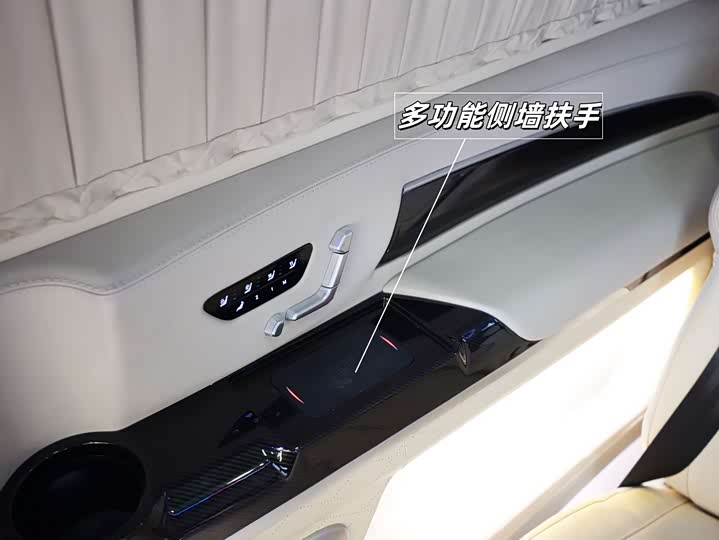 Фото 14 - Mercedes-Benz V-Class