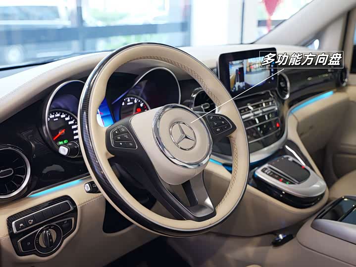 Фото 23 - Mercedes-Benz V-Class