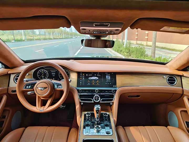 Фото 10 - Bentley Flying Spur