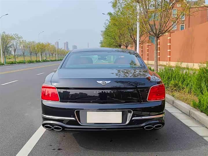 Фото 5 - Bentley Flying Spur